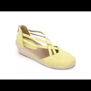 Size 8 Kenneth Cole Espadrilles in Lemongrass